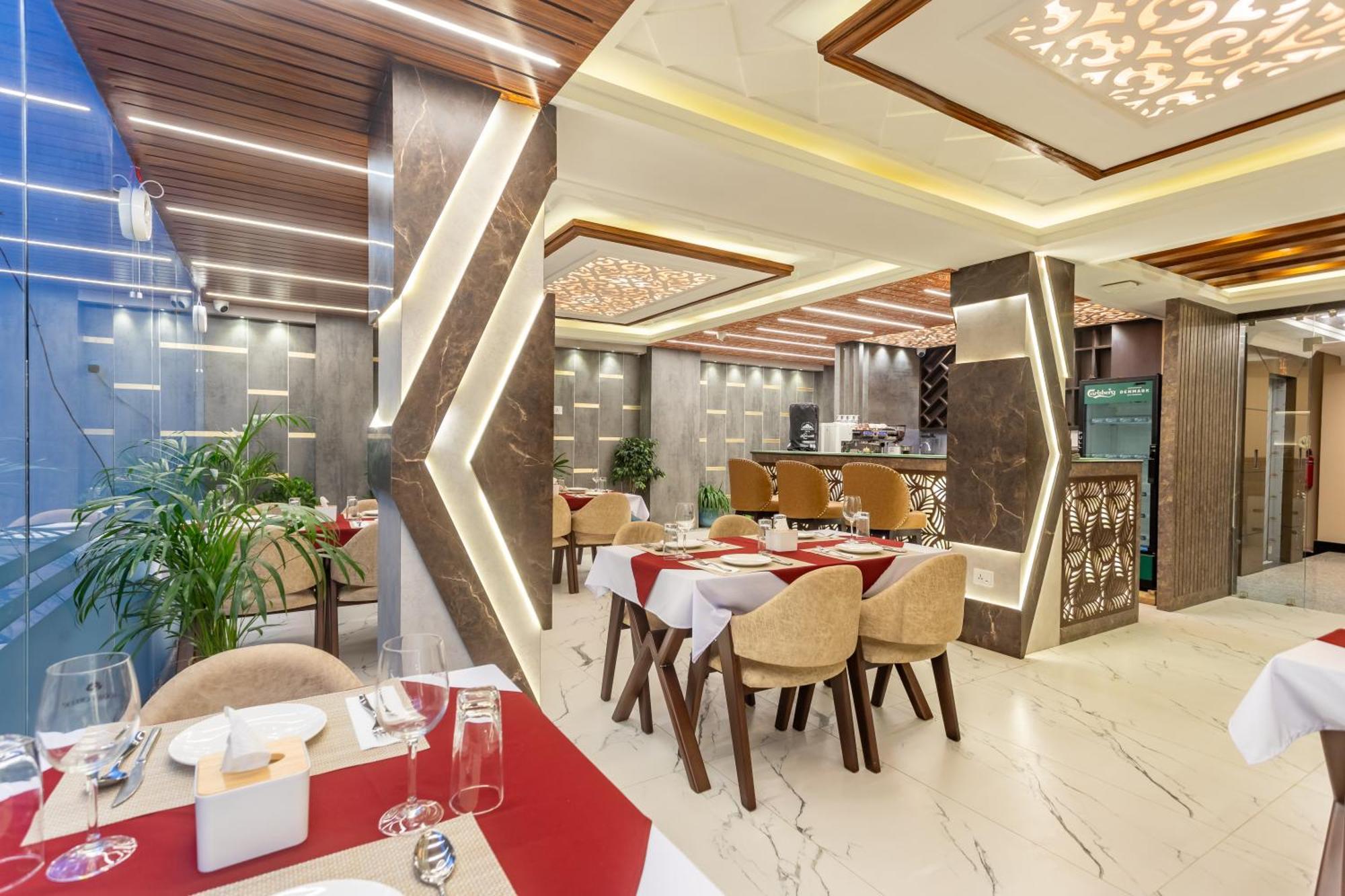 Airport Diana Hotel Катманду Экстерьер фото