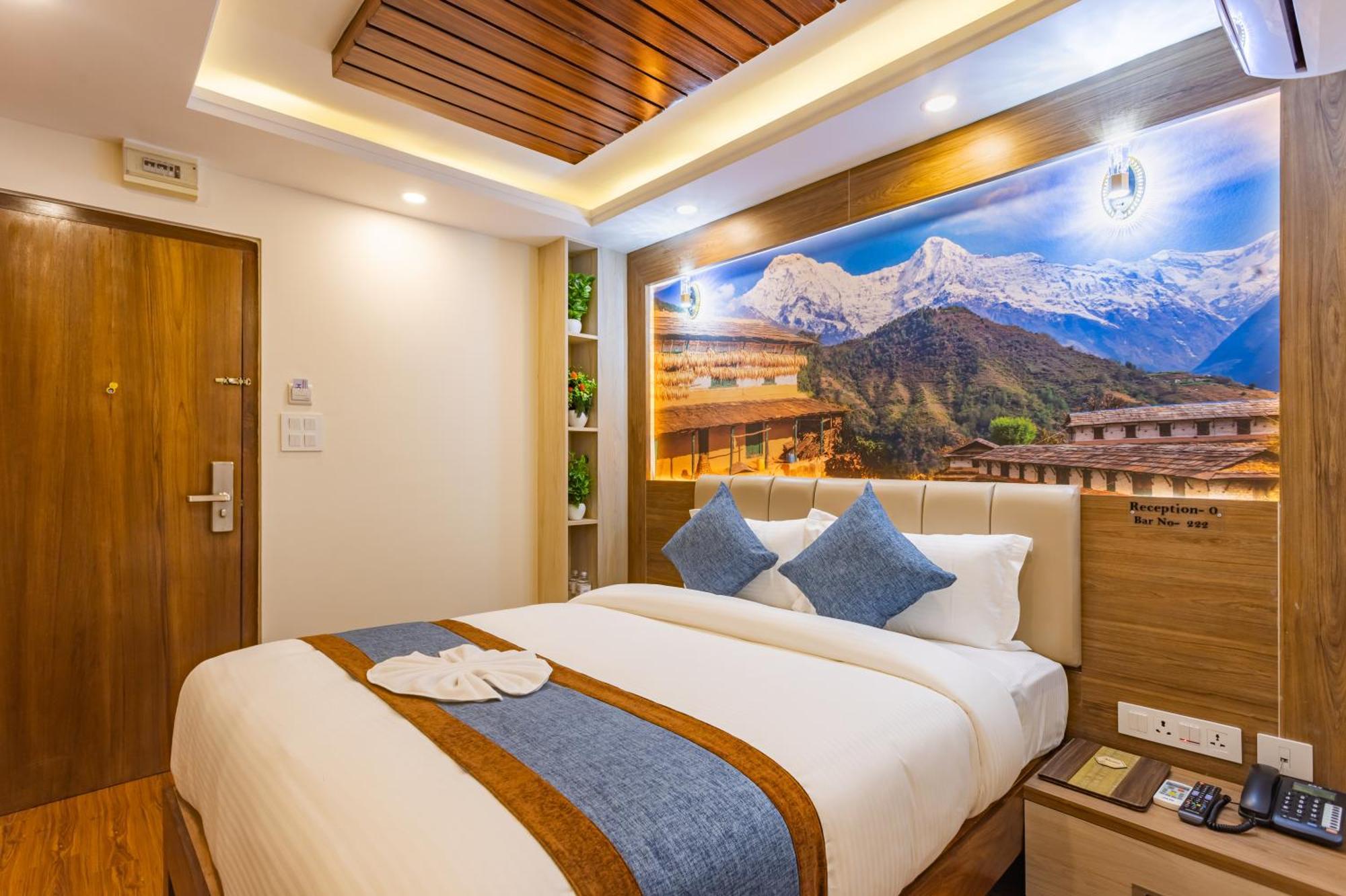 Airport Diana Hotel Катманду Экстерьер фото