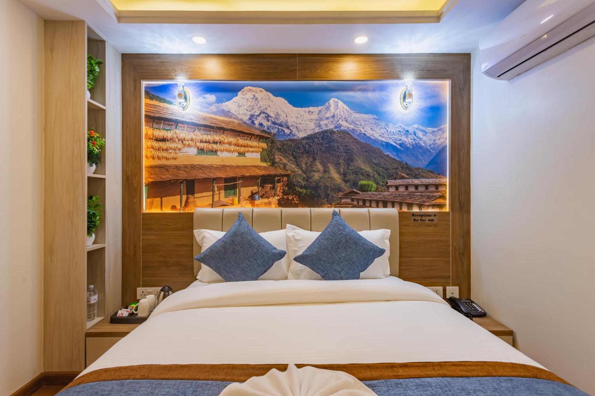 Airport Diana Hotel Катманду Экстерьер фото