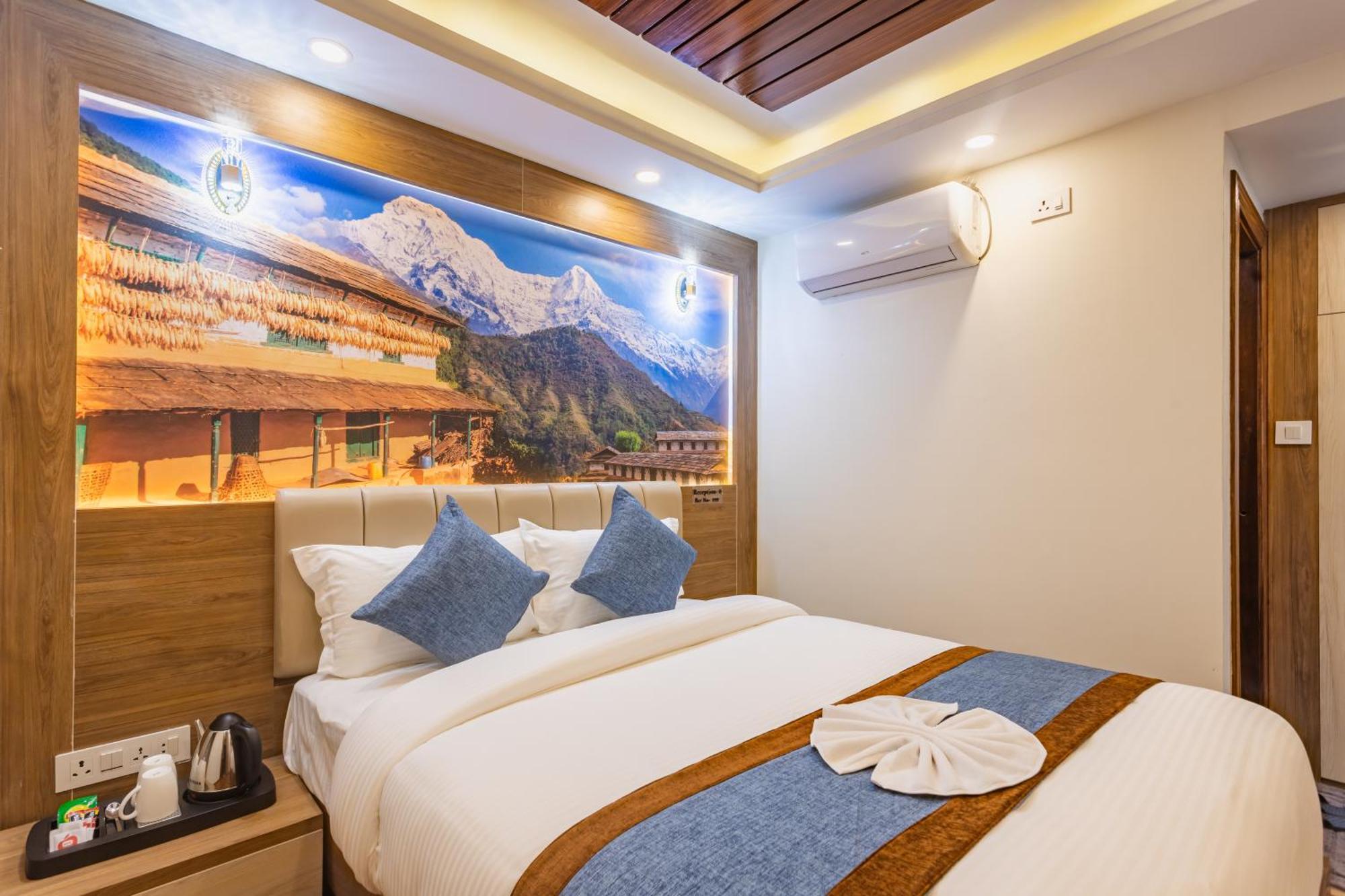 Airport Diana Hotel Катманду Экстерьер фото