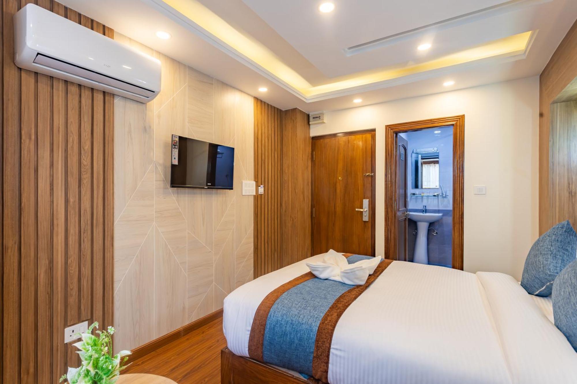 Airport Diana Hotel Катманду Экстерьер фото