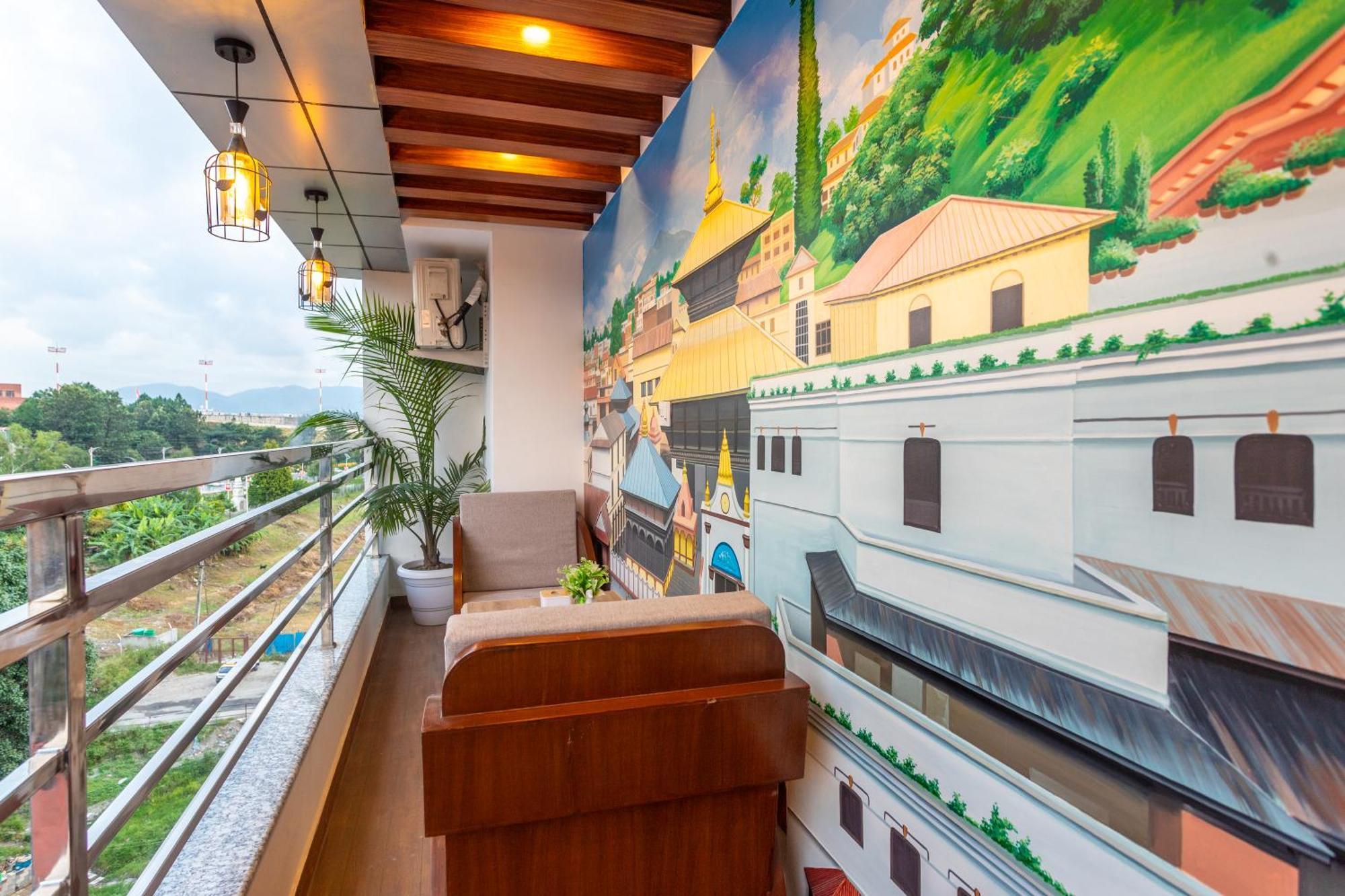 Airport Diana Hotel Катманду Экстерьер фото