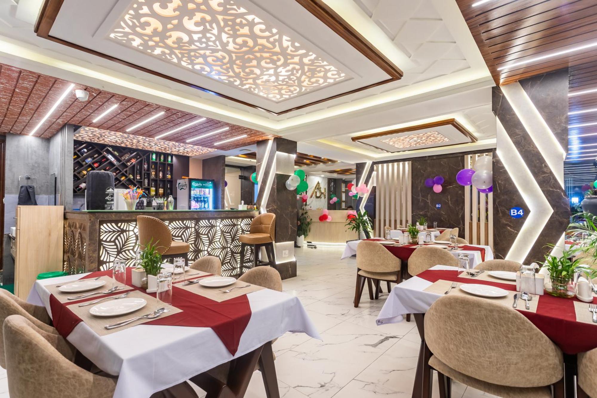 Airport Diana Hotel Катманду Экстерьер фото
