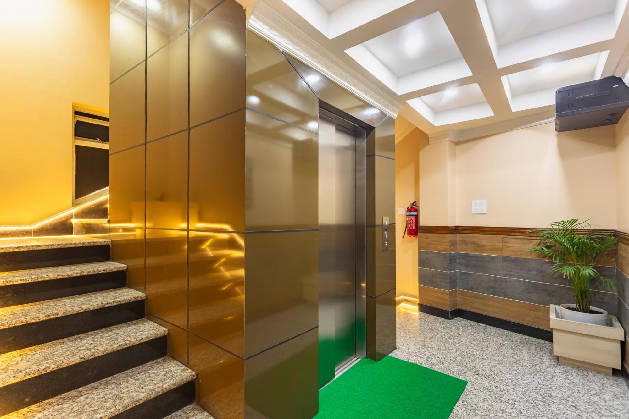 Airport Diana Hotel Катманду Экстерьер фото