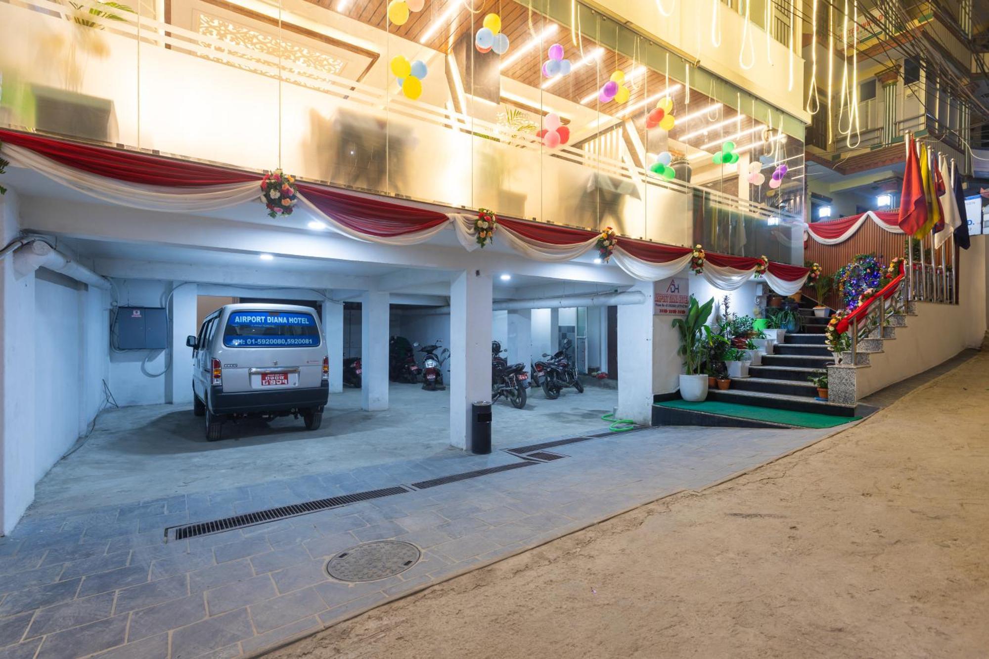 Airport Diana Hotel Катманду Экстерьер фото