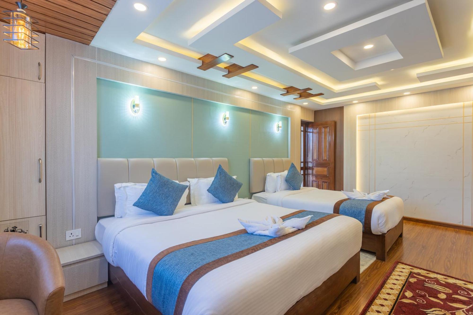 Airport Diana Hotel Катманду Экстерьер фото