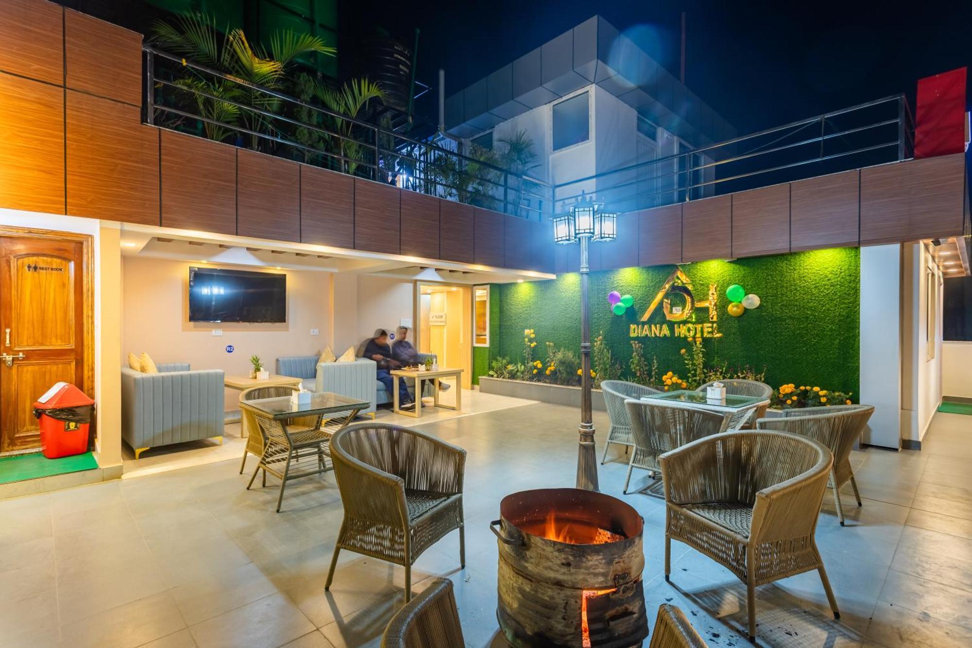 Airport Diana Hotel Катманду Экстерьер фото